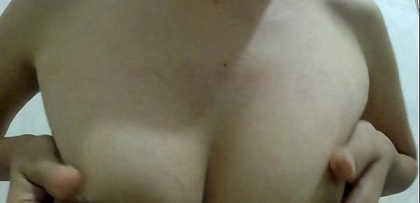  Mis tetas, jugando con mis pezones